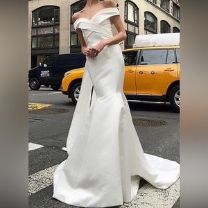 Monique Lhuillier Astrid Wedding Bridal Gown size 10